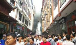 郑州爆料火灾视频最新,火势猛烈，救援行动紧张进行